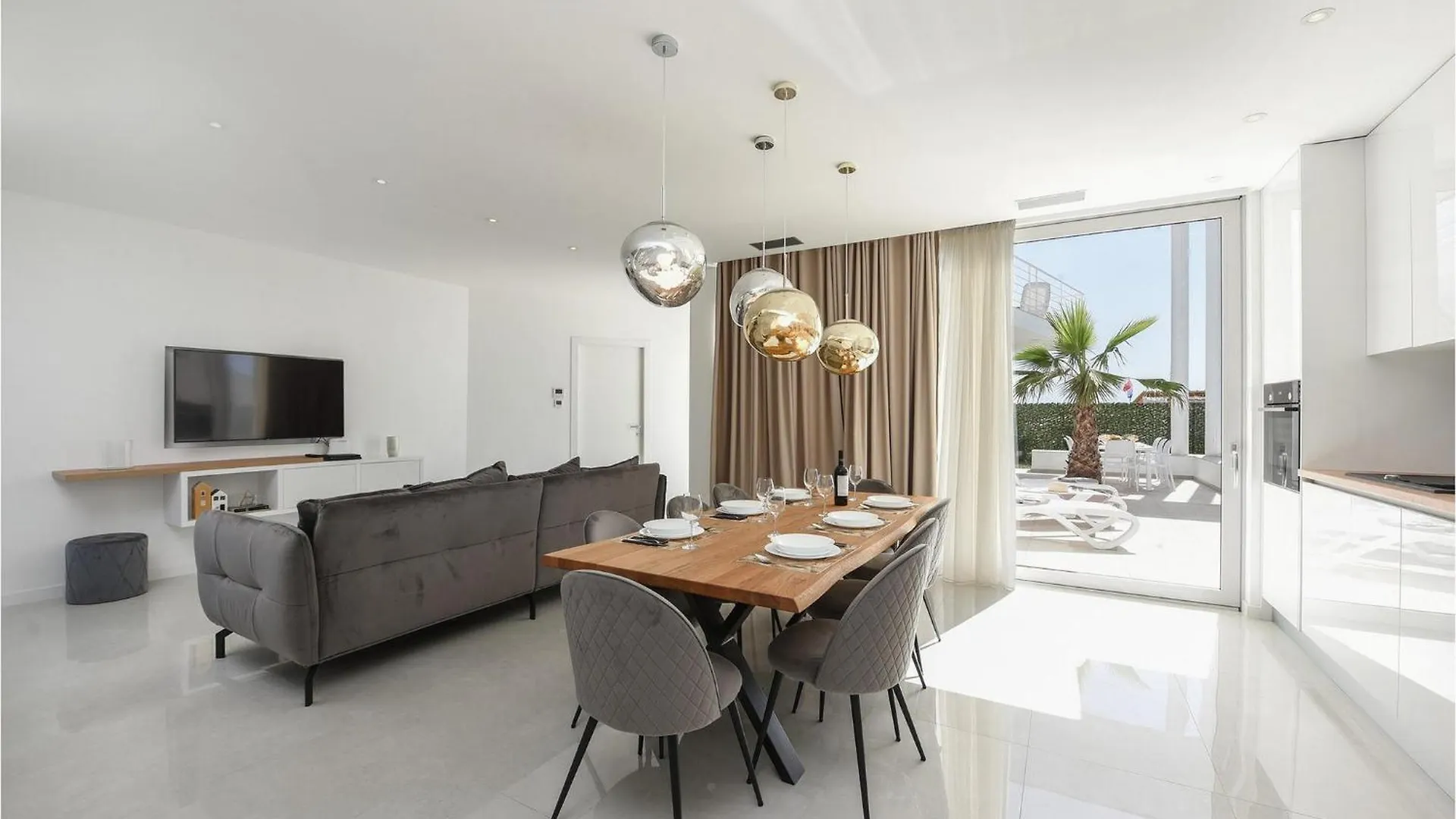 Holiday home Villa Dante Debeljak